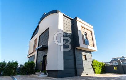 BUTİK SİTE İÇERİSİNDE SATILIK TRİPLEKS VİLLA (ASANSÖRLÜ)