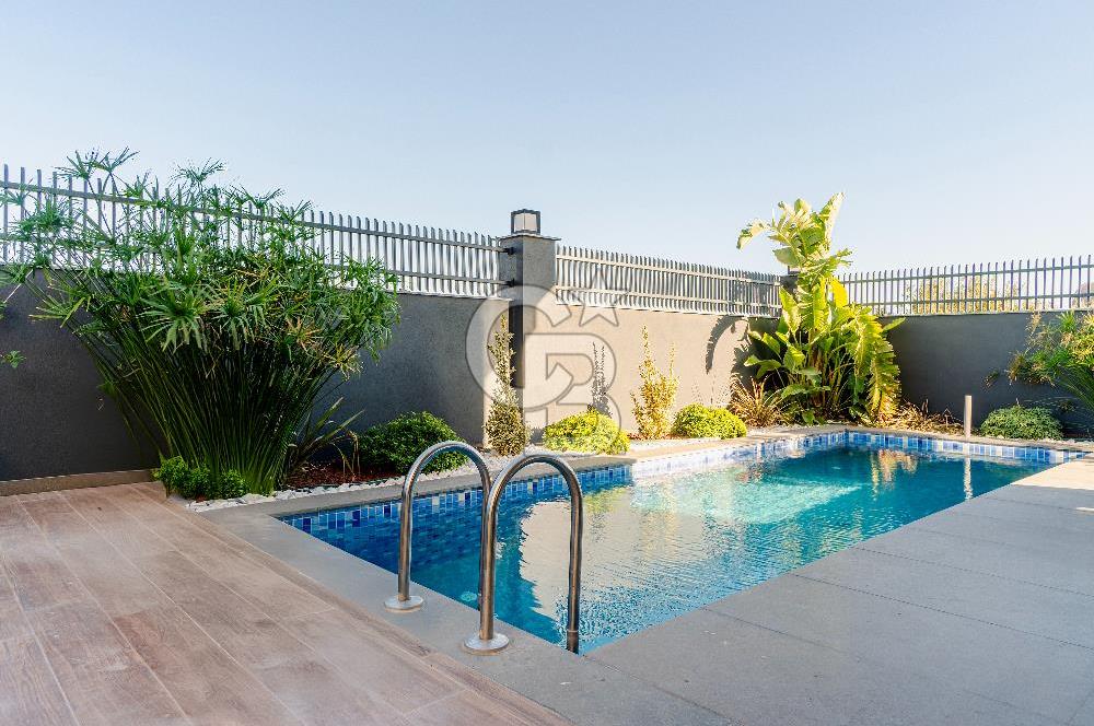 BUTİK SİTE İÇERİSİNDE SATILIK TRİPLEKS VİLLA (ASANSÖRLÜ)