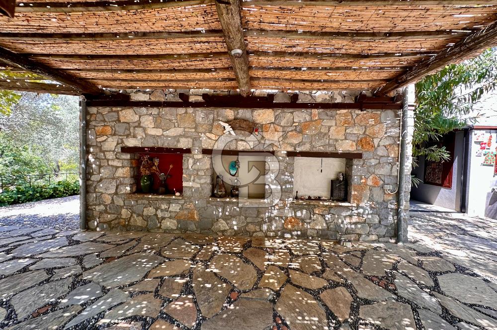 GÖCEK GÖKÇEOVACIK BÖLGESİNDE GENİŞ ARAZİDE SATILIK 3 EV