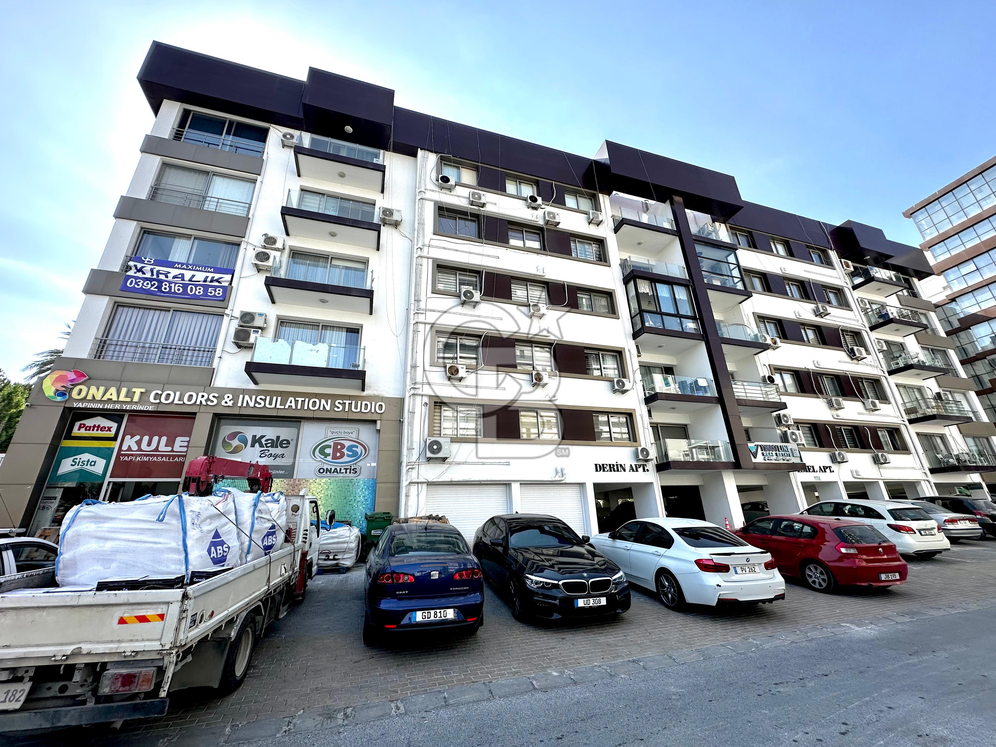 Girne Merkez Doğa ve Dağ Manzaralı Full Eşyalı Kiralık 3+1 Daire