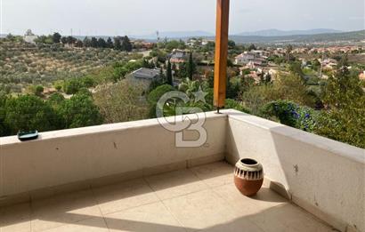 C.B ARMONİDEN ULAMIŞ ' TA 1000 M2 ARSA İÇİNDE HAVUZLU VİLLA.