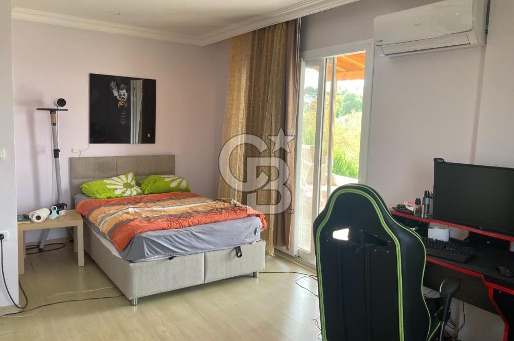 C.B ARMONİDEN ULAMIŞ ' TA 1000 M2 ARSA İÇİNDE HAVUZLU VİLLA.