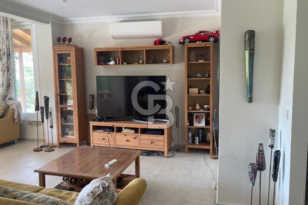 C.B ARMONİDEN ULAMIŞ ' TA 1000 M2 ARSA İÇİNDE HAVUZLU VİLLA.