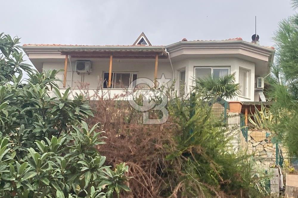C.B ARMONİDEN ULAMIŞ ' TA 1000 M2 ARSA İÇİNDE HAVUZLU VİLLA.