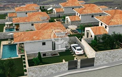 Eren Erden'den Foça'da 500'er m2 Arsa İçinde Satılık Villalar