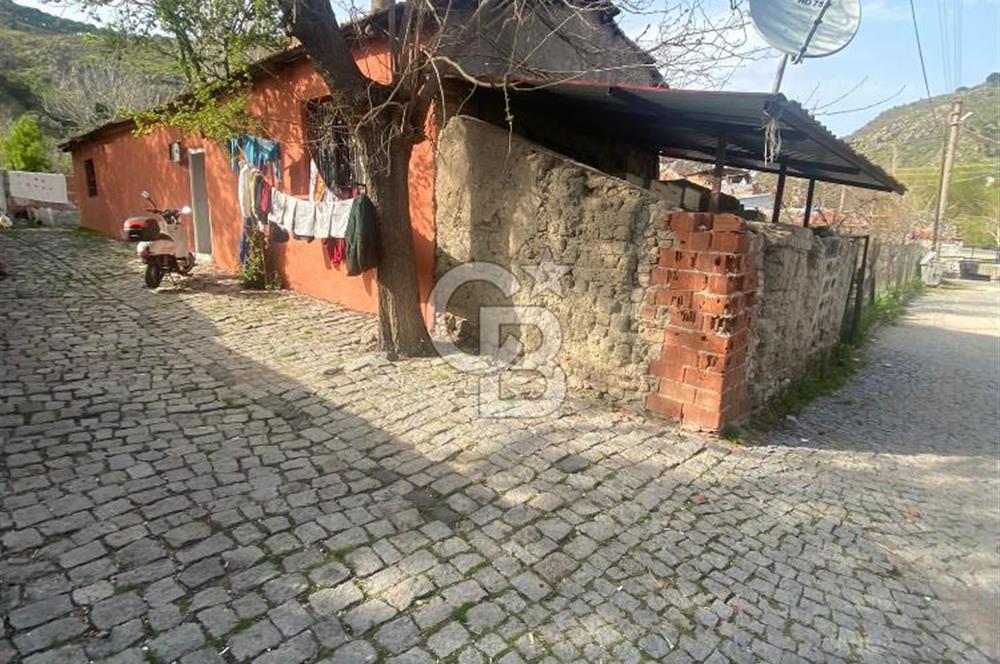 Bergama merkez selçuk mah. kozak yolunda kose parsel ev