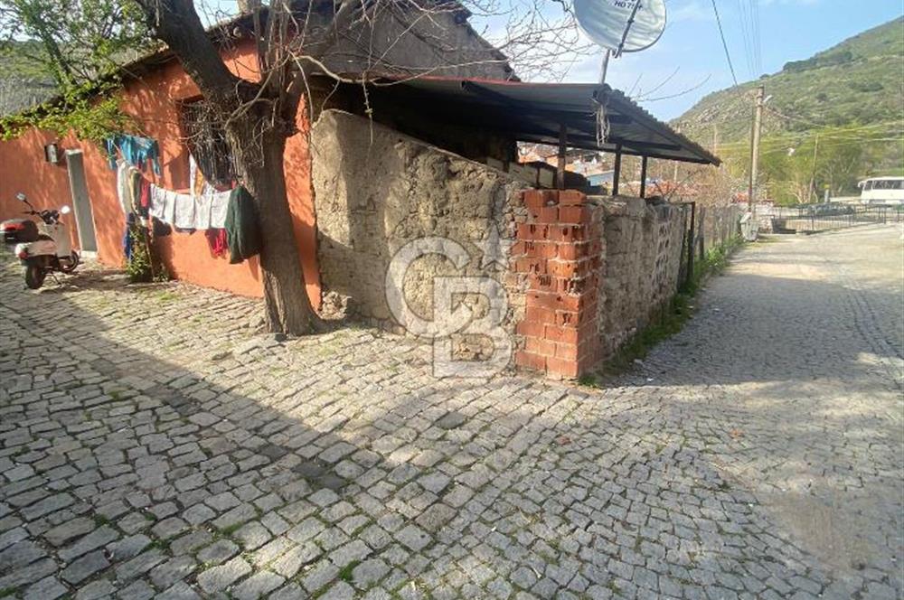Bergama merkez selçuk mah. kozak yolunda kose parsel ev