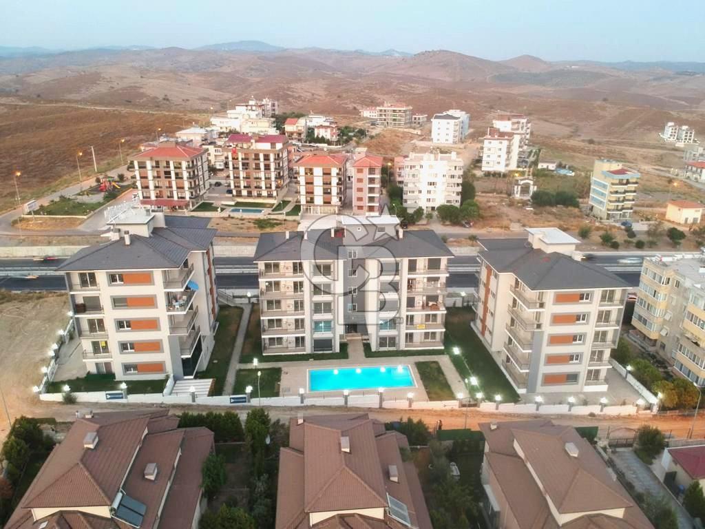 SEFERİHİSAR UYGARKENT 'TE HAVUZ MANZARALI DAIRE