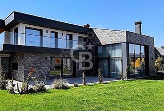 GÖLBAŞI KARŞIYAKADA SITE ICINDE 925 M2 ARSA SÜPER LÜKS 5+1 VİLLA