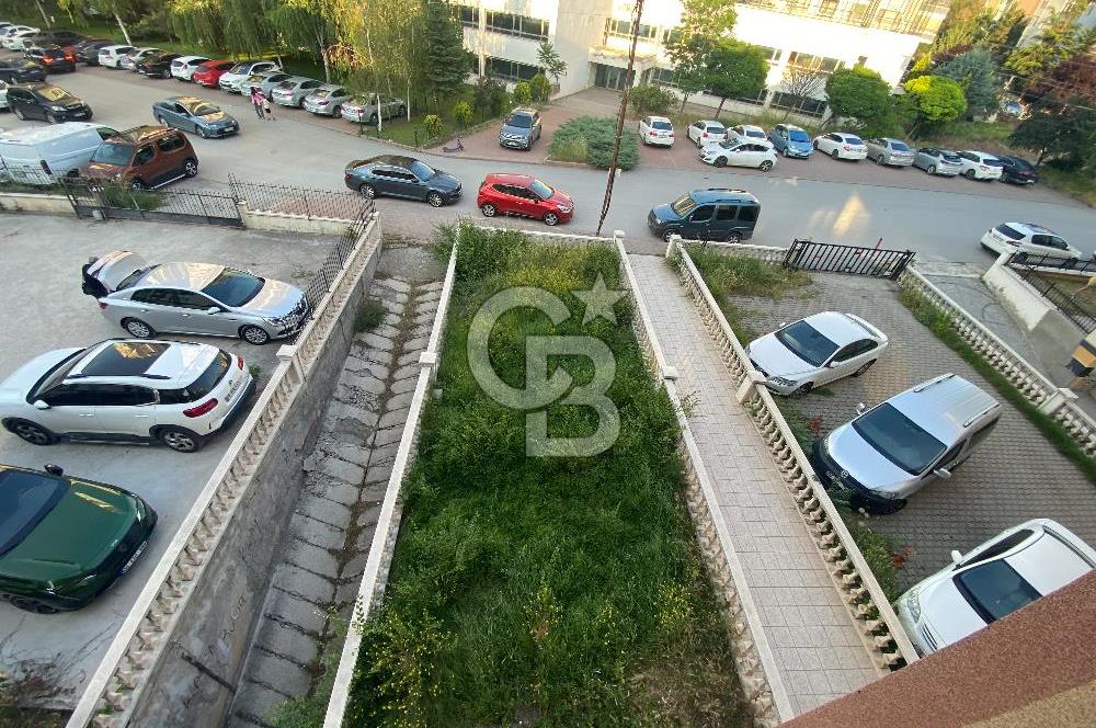 Çankaya İşçi Blokları'nda Merkezi Konumda 3+1 Kiralık Daire - 3 Cepheli, Geniş Balkonlu