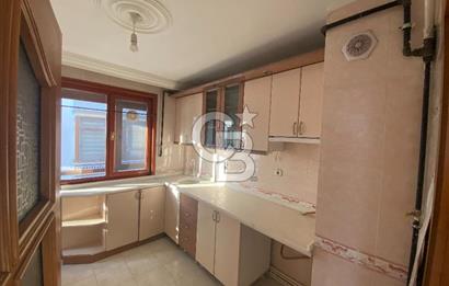 Çankaya İşçi Blokları'nda Merkezi Konumda 3+1 Kiralık Daire - 3 Cepheli, Geniş Balkonlu