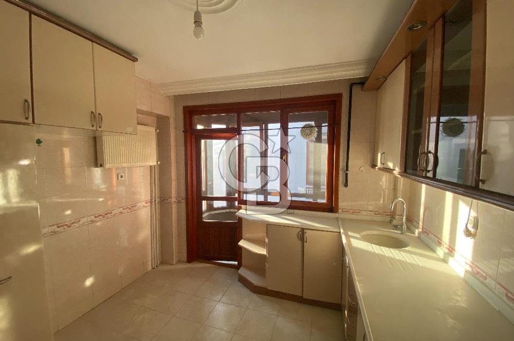 Çankaya İşçi Blokları'nda Merkezi Konumda 3+1 Kiralık Daire - 3 Cepheli, Geniş Balkonlu