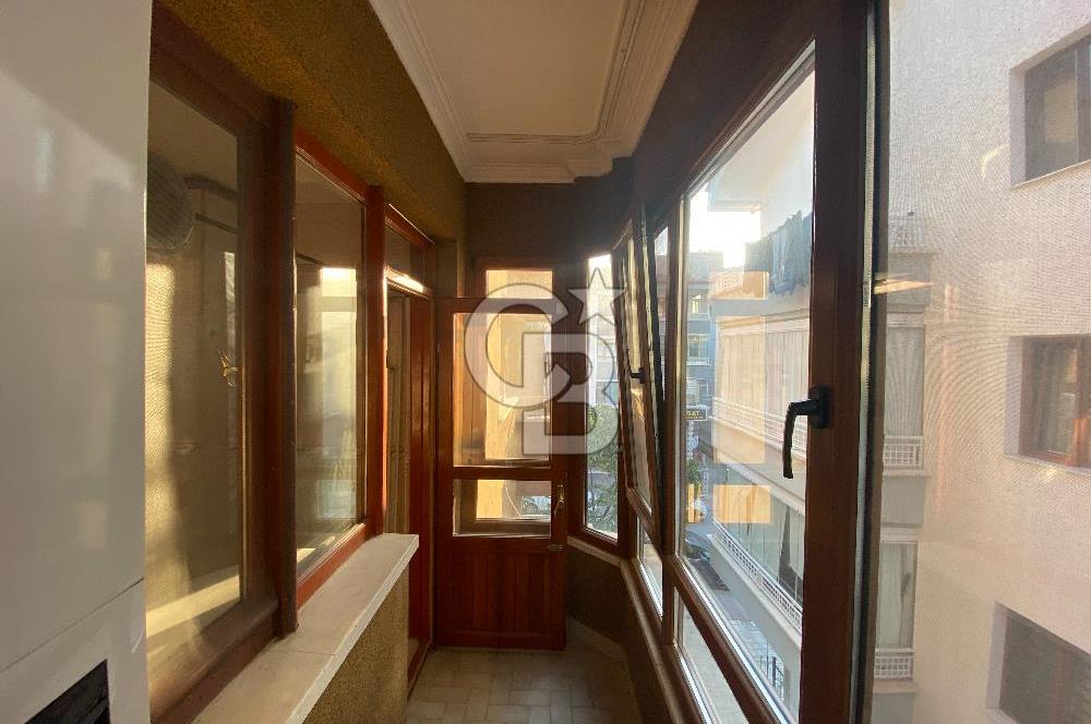 Çankaya İşçi Blokları'nda Merkezi Konumda 3+1 Kiralık Daire - 3 Cepheli, Geniş Balkonlu