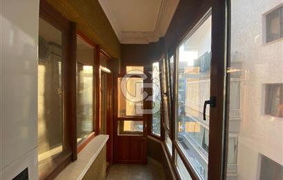 Çankaya İşçi Blokları'nda Merkezi Konumda 3+1 Kiralık Daire - 3 Cepheli, Geniş Balkonlu