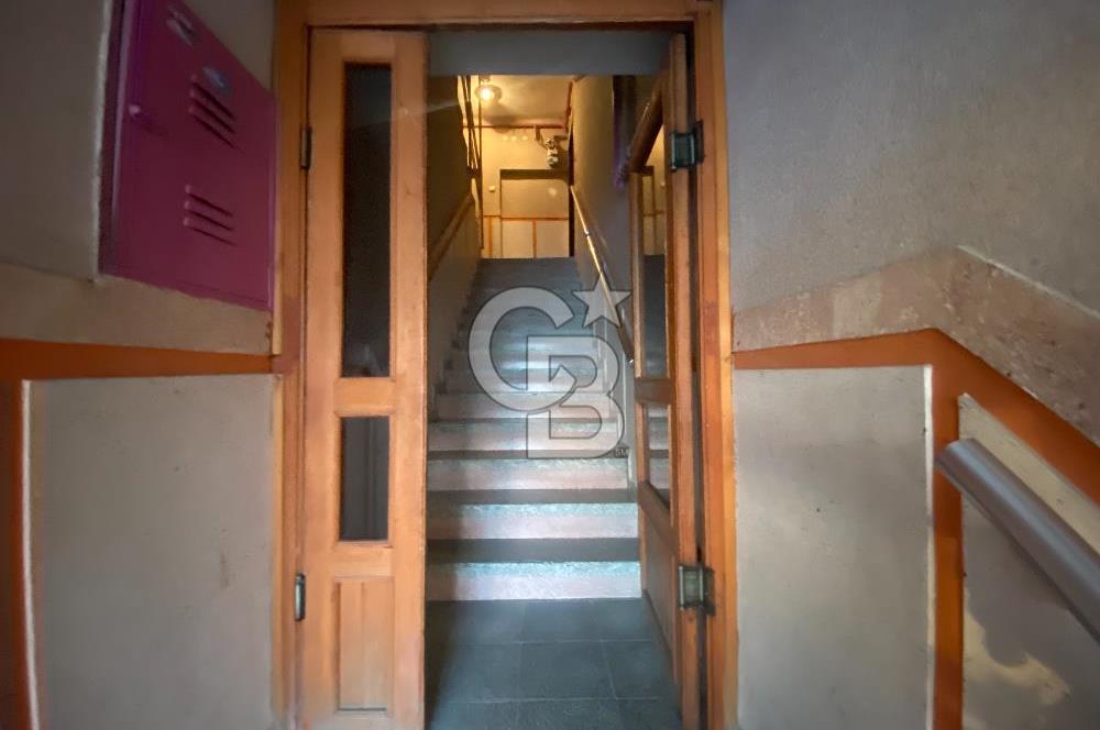 Çankaya İşçi Blokları'nda Merkezi Konumda 3+1 Kiralık Daire - 3 Cepheli, Geniş Balkonlu