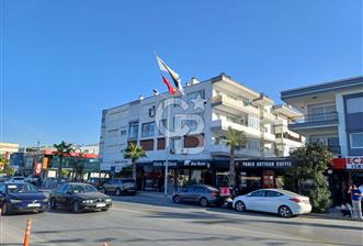 GÜZELBAHÇE SAHİLİNDE, DENİZ MANZARASINI GÖREN 140m² 3+1 DAİRE