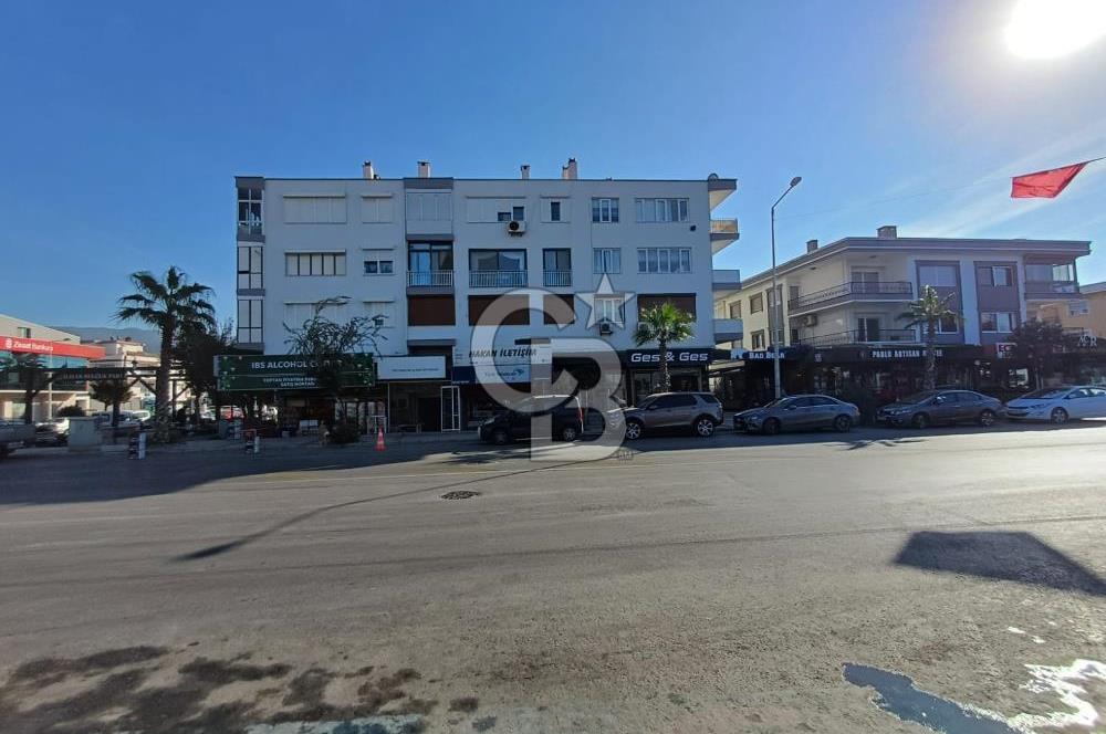 GÜZELBAHÇE SAHİLİNDE, DENİZ MANZARASINI GÖREN 140m² 3+1 DAİRE