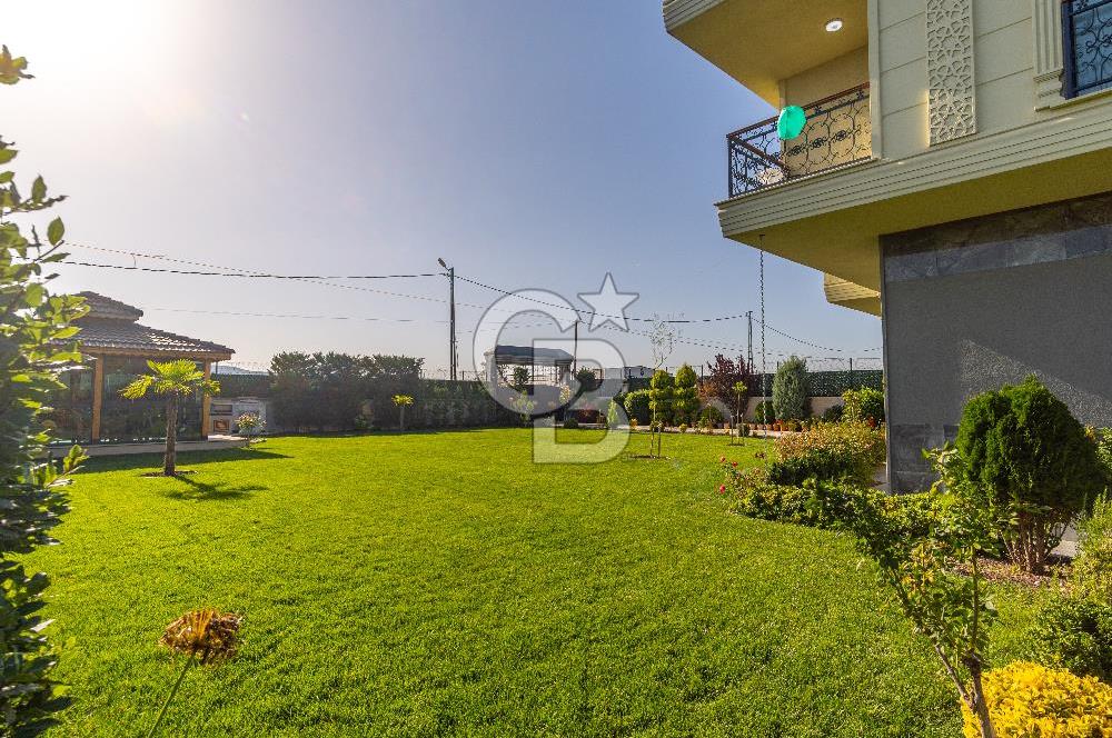 İstanbul Çatalca İzzettin'de 6+2 Full Eşyalı Satılık Villa