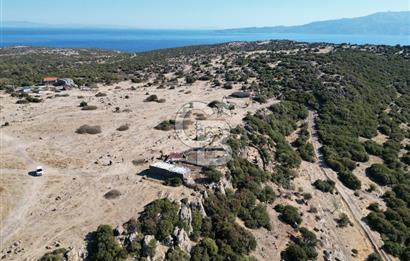 AYVACIK BALABANLI'DA MİDİLLİ MANZARALI SATILIK EV , DAM VE BAHÇE