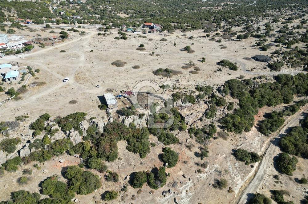 AYVACIK BALABANLI'DA MİDİLLİ MANZARALI SATILIK EV , DAM VE BAHÇE