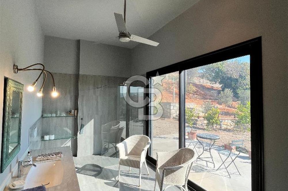 Urla Özbek'te Emsalsiz Mimari Tasarım Loft Tarzı Villa ( Luxury )