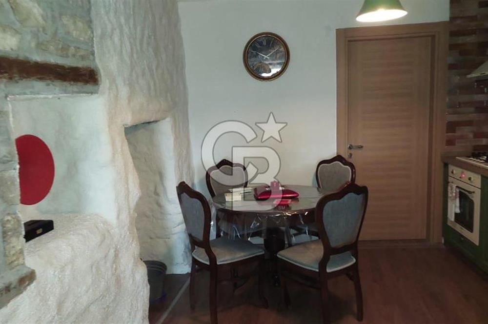URLA SANAT SOKAĞINA YÜRÜME MESAFESİNDE ŞÖMİNE JAKUZİLİ MÜSTAKİL TAŞ EV SATILIK