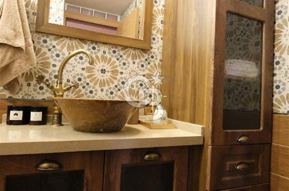 URLA SANAT SOKAĞINA YÜRÜME MESAFESİNDE ŞÖMİNE JAKUZİLİ MÜSTAKİL TAŞ EV SATILIK