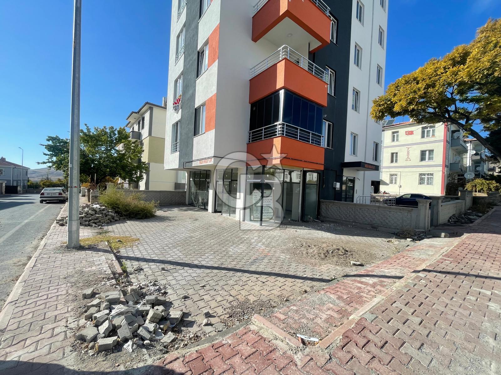 General Emirde 45 m2 Dükkan