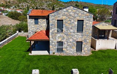Satılık 540 m2 arsa içinde villa ve müştemilat