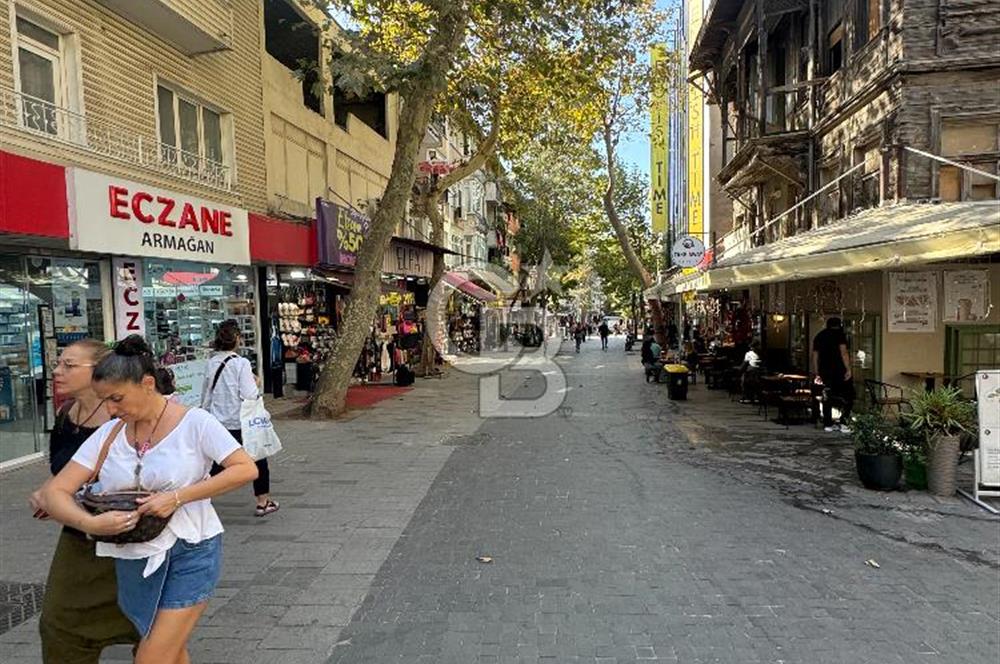 MALTEPE GEÇİT PASAJINDA GİRİŞ KATI 19M2 SATILIK MAĞAZA / DÜKKAN