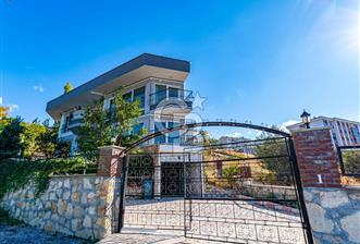 ÇANAKKALE İNTEPE'DE PANAROMİK BOĞAZ MANZARALI EMSALSİZ VİLLA!