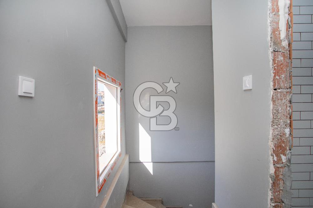 Foça Bağarası Kazım Dirik Mahallesinde Satılık 1+1 Dubleks Daire