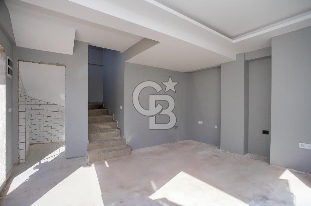 Foça Bağarası Kazım Dirik Mahallesinde Satılık 1+1 Dubleks Daire