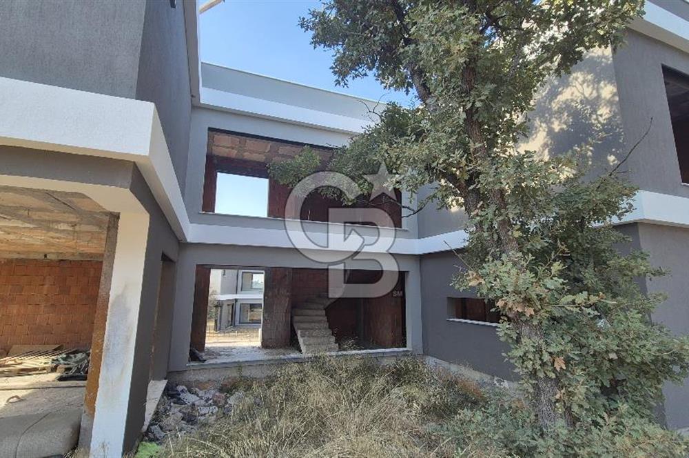 Urla 'ya 5 Km. Mesafede 6+2 Na Tamam Müstakil Villa