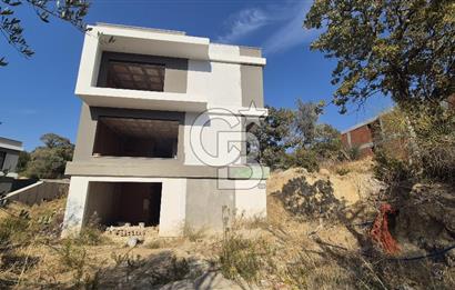 Urla 'ya 5 Km. Mesafede 6+2 Na Tamam Müstakil Villa