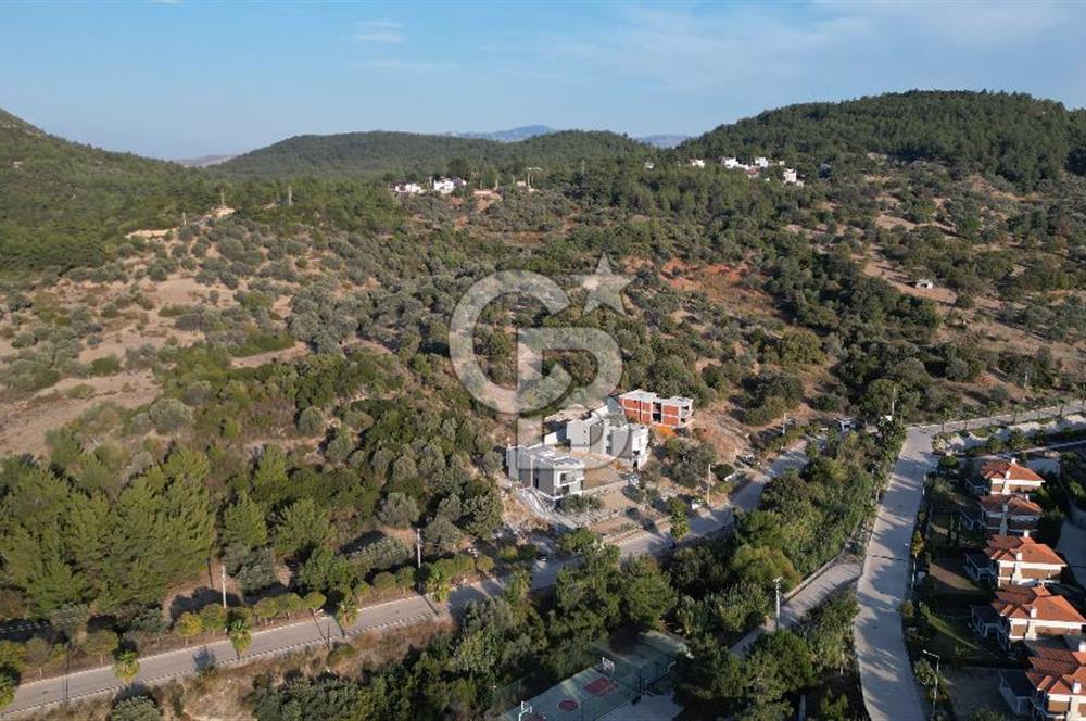 Urla 'ya 5 Km. Mesafede 6+2 Na Tamam Müstakil Villa