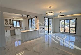 Çakmak'ta 3+1  Havuzlu 178 M² Satılık Daireler