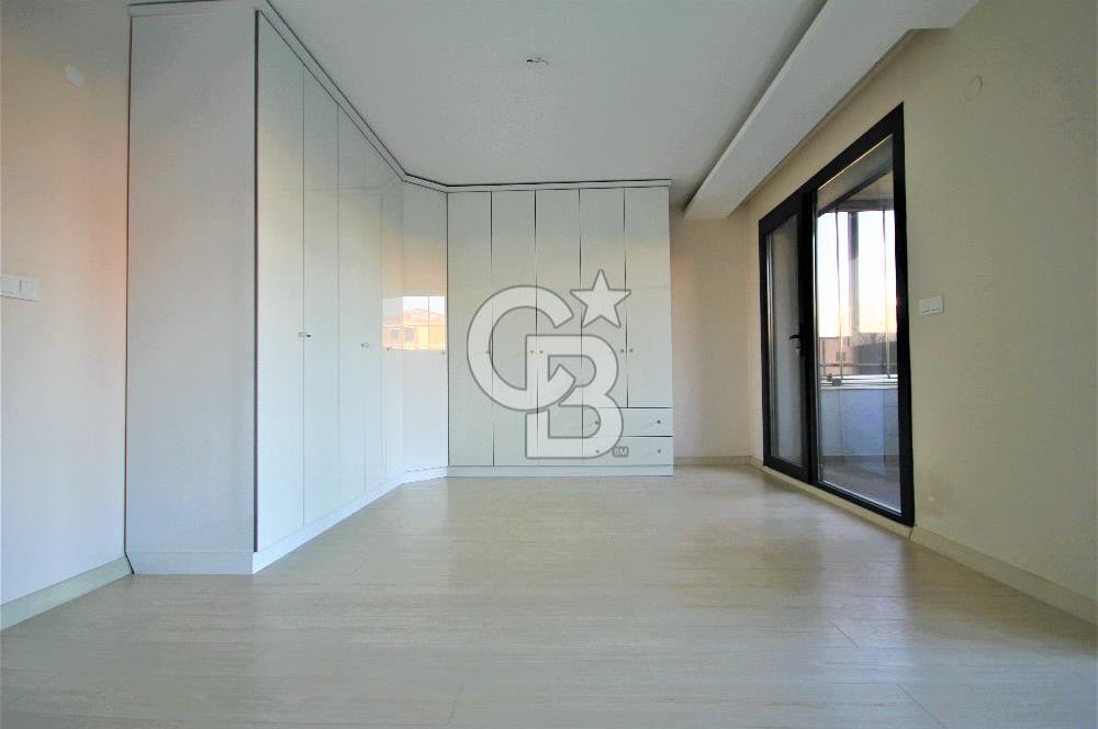 EDREMİT'İN EN PRESTİJLİ SİTESİNDE 4+1 BAHÇE KATI LÜKS DAİRE