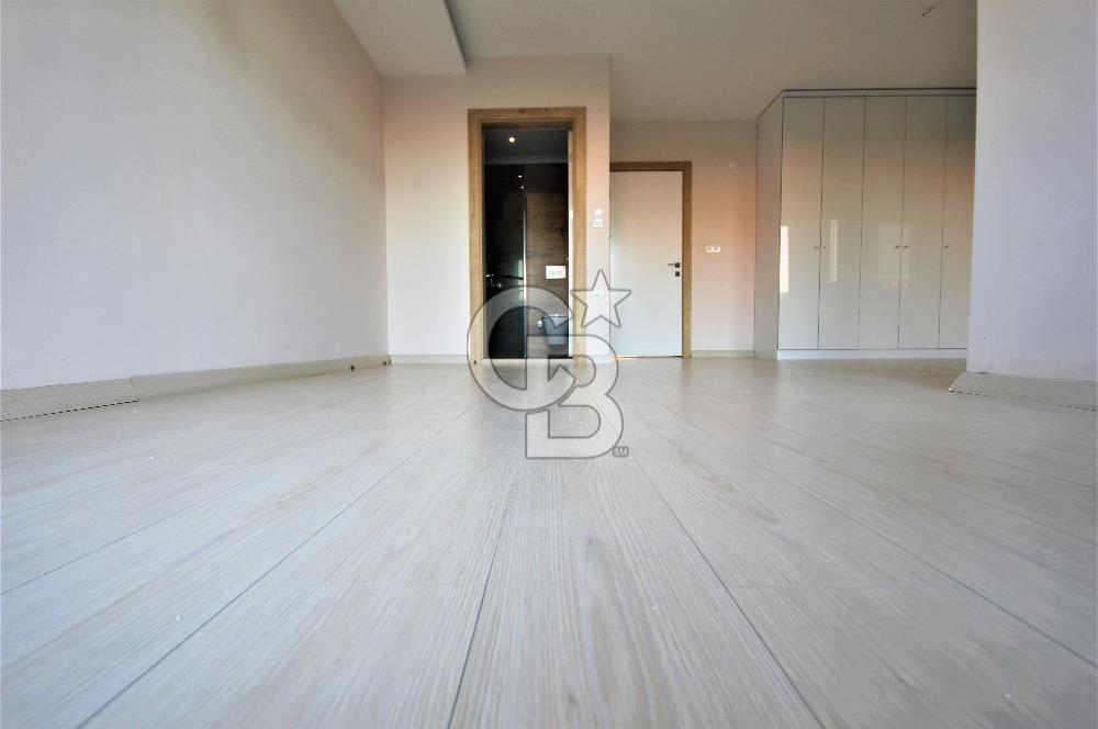 EDREMİT'İN EN PRESTİJLİ SİTESİNDE 4+1 BAHÇE KATI LÜKS DAİRE