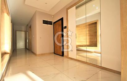 EDREMİT'İN EN PRESTİJLİ SİTESİNDE 4+1 BAHÇE KATI LÜKS DAİRE