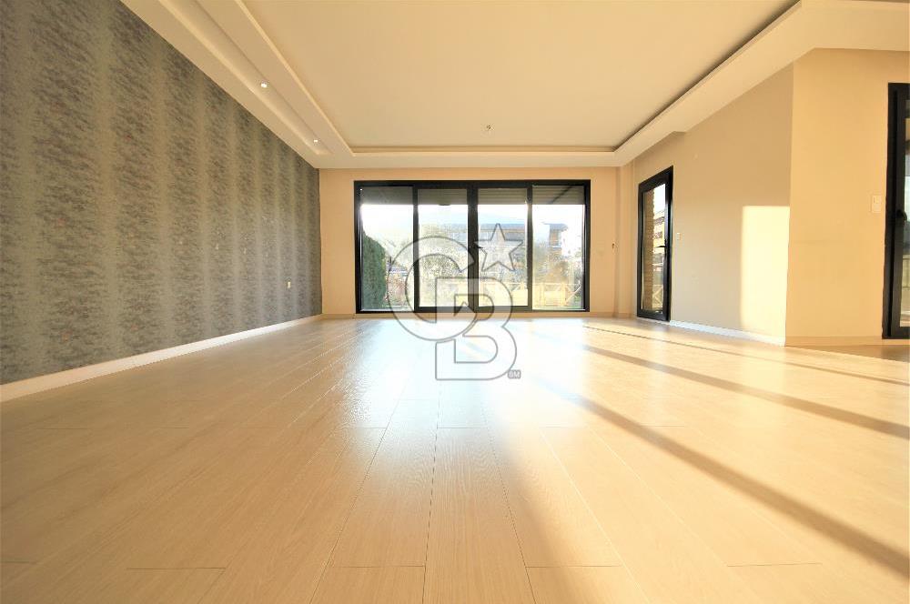 EDREMİT'İN EN PRESTİJLİ SİTESİNDE 4+1 BAHÇE KATI LÜKS DAİRE
