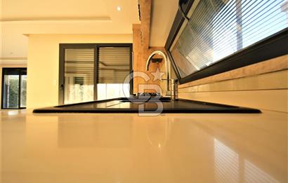EDREMİT'İN EN PRESTİJLİ SİTESİNDE 4+1 BAHÇE KATI LÜKS DAİRE