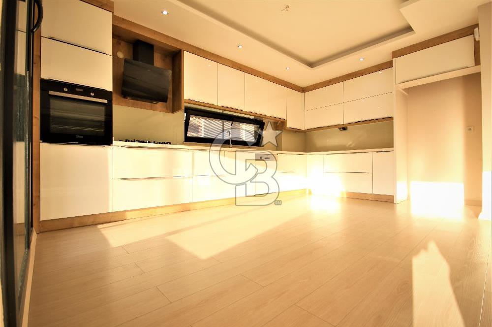 EDREMİT'İN EN PRESTİJLİ SİTESİNDE 4+1 BAHÇE KATI LÜKS DAİRE