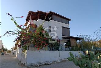 MUĞLA MİLAS KIYIKIŞLACIK'TA DENİZ MANZARALI 2+1 VİLLA 