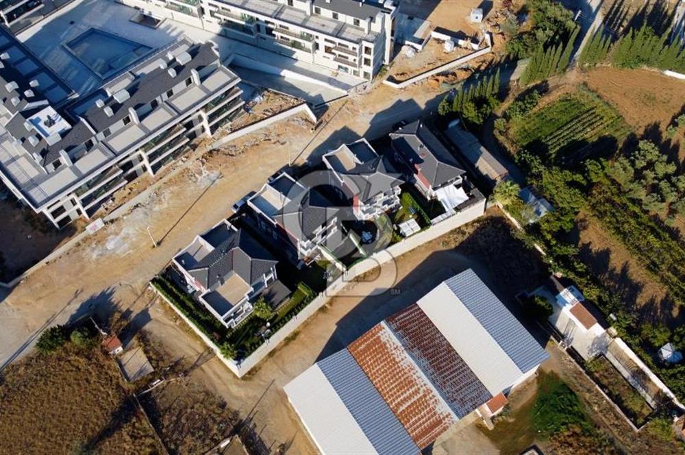 Çeşme'de Denize Sıfır Yatırımlık Kaçırılmıyacak Fırsat Villa