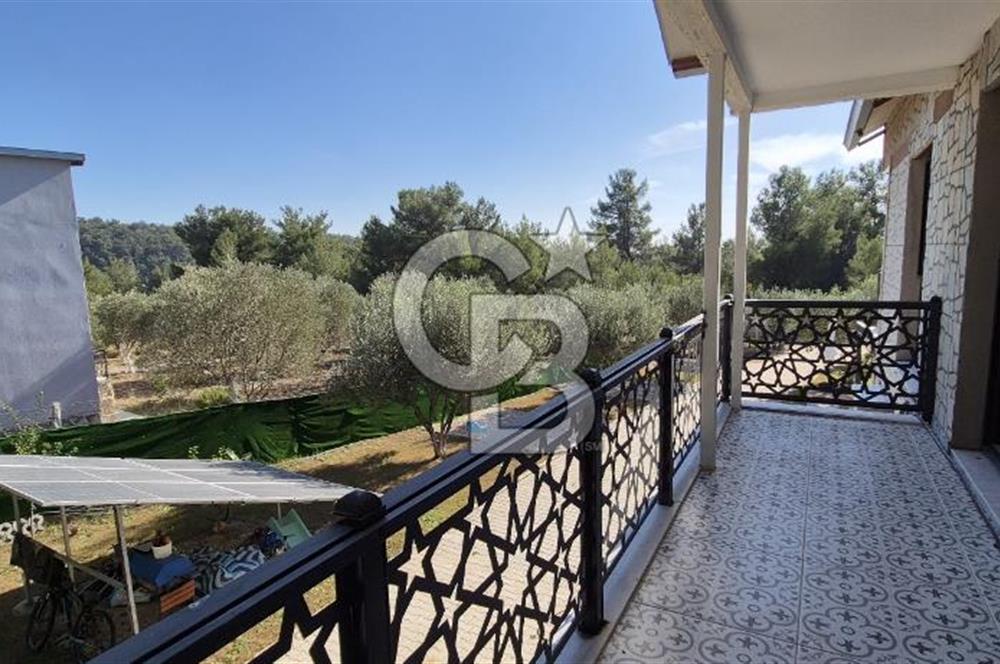 Buca Belenbaşın’da 7+1 Satılık Havuzlu Müstakil Villa