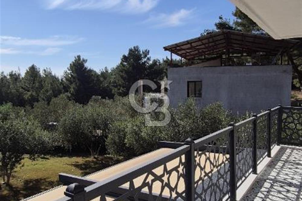 Buca Belenbaşın’da 7+1 Satılık Havuzlu Müstakil Villa
