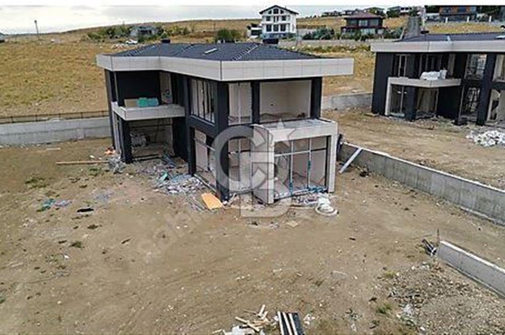 Gölbaşı Hacılar'da 450m2 Villa