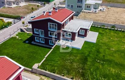 Büyükçekmece Karaağaç Doğa Evleri Satılık 6+2 Villa