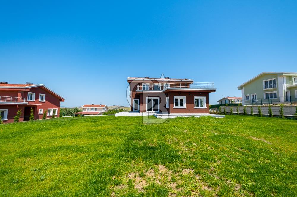 Büyükçekmece Karaağaç Doğa Evleri Satılık 6+2 Villa